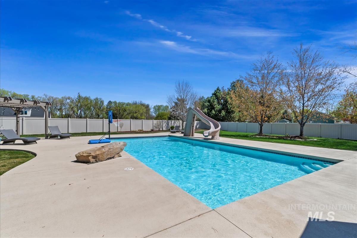 1684 N Spring Hollow Way