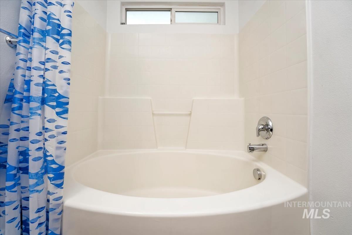 2009 Queen Anne Drive