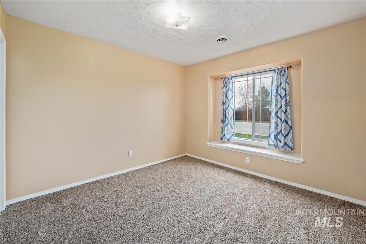 2009 Queen Anne Drive