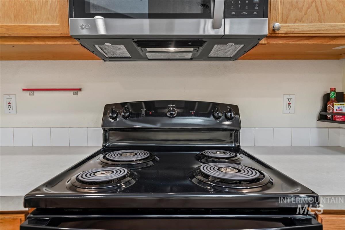 2009 Queen Anne Drive