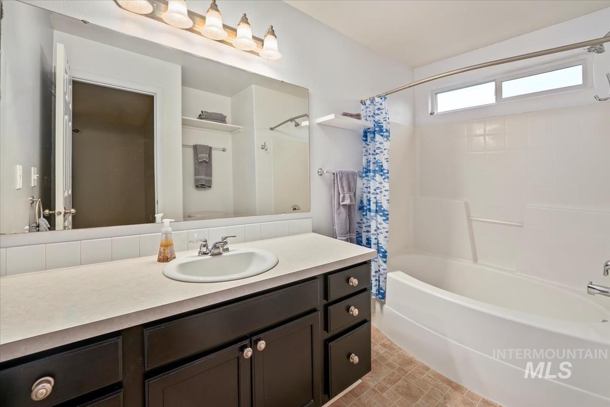 2009 Queen Anne Drive