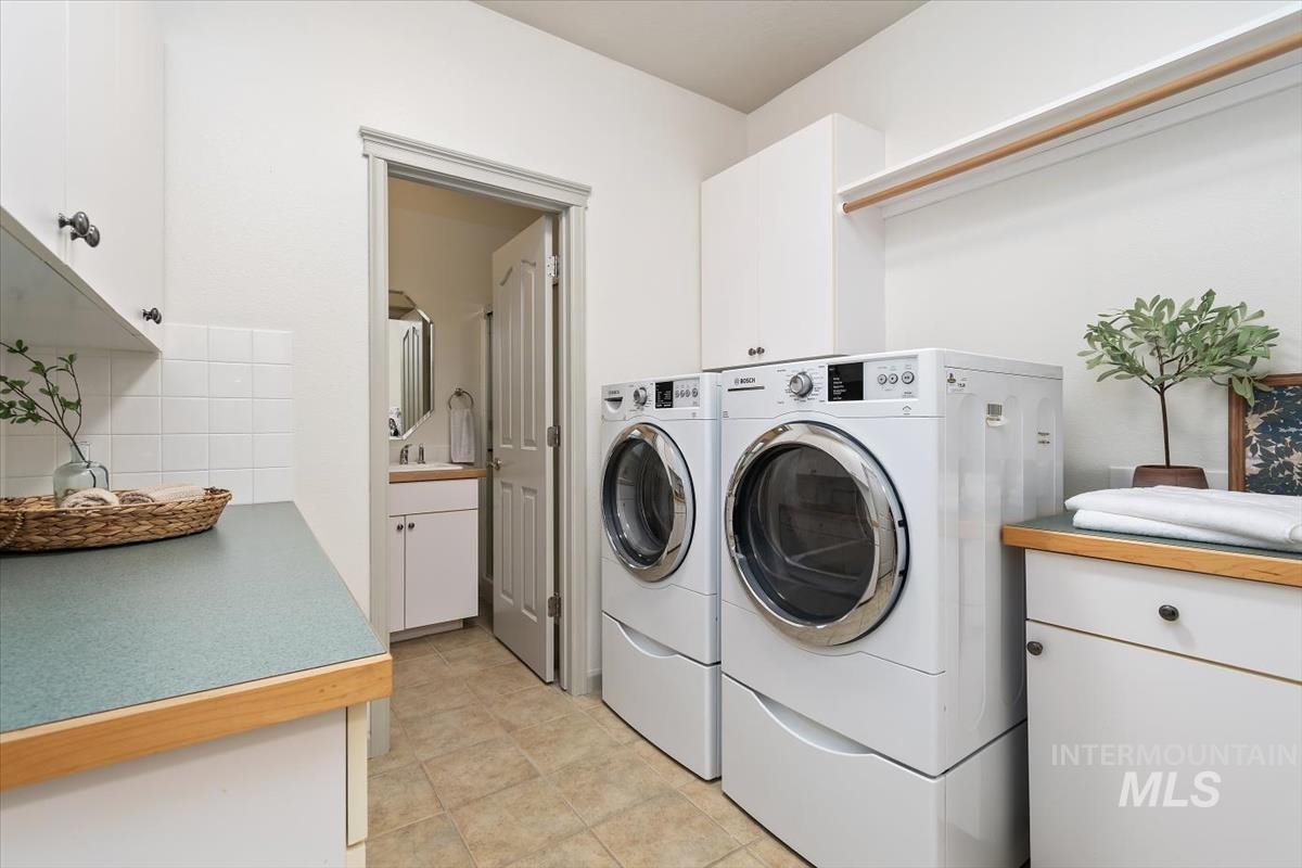 1420 W Powder Ct