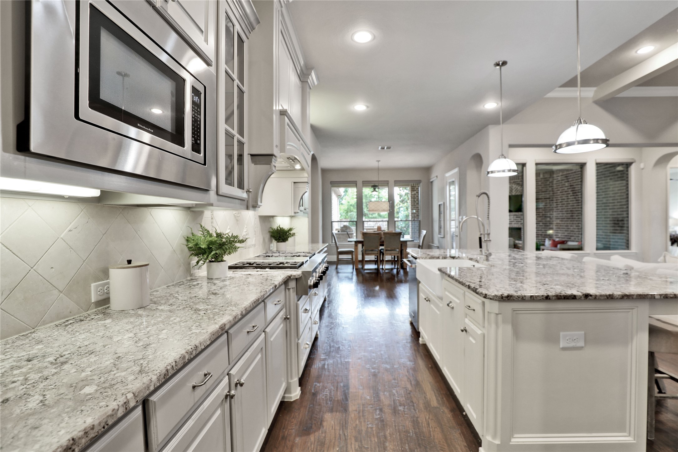1304 Capilano Way