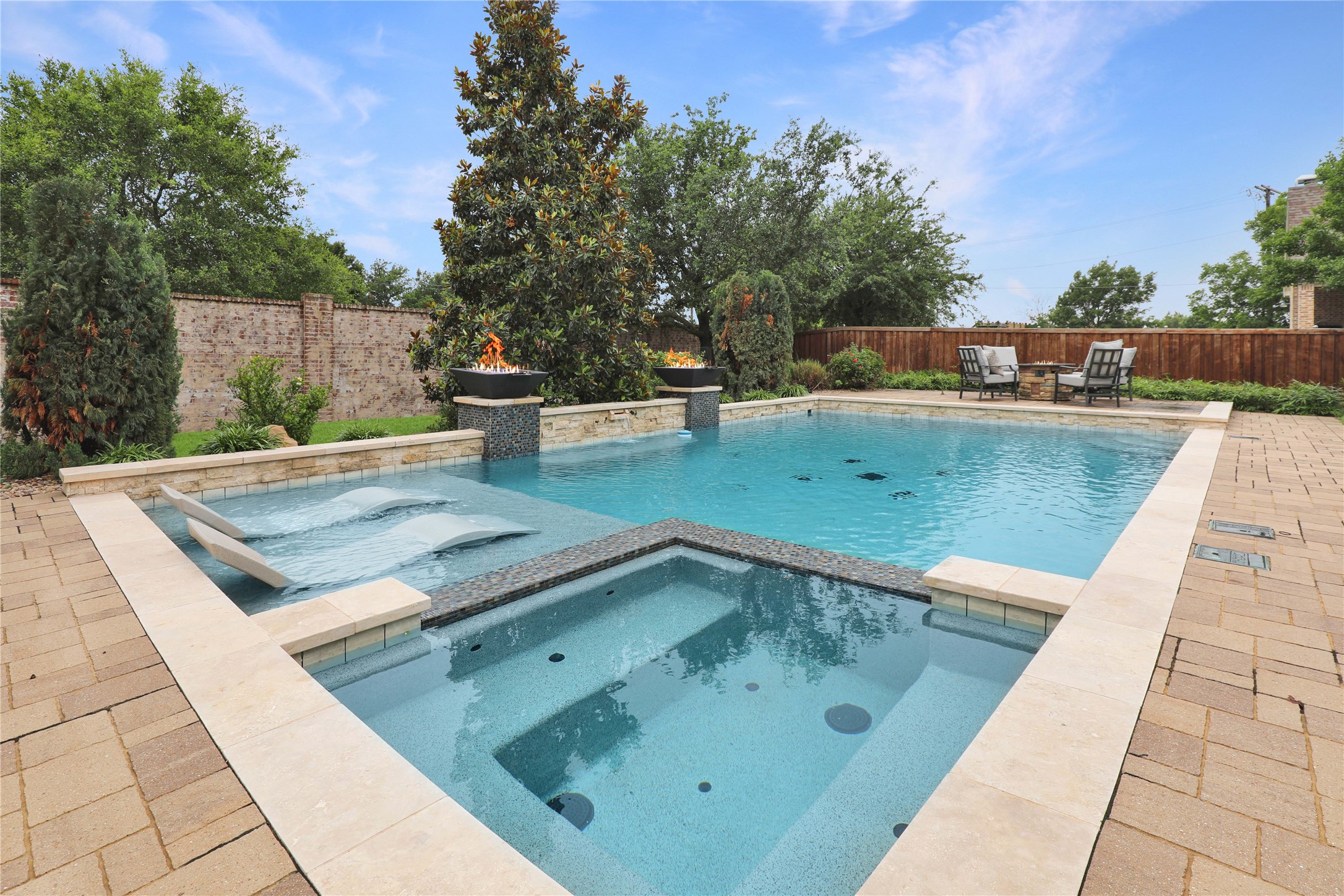 1304 Capilano Way