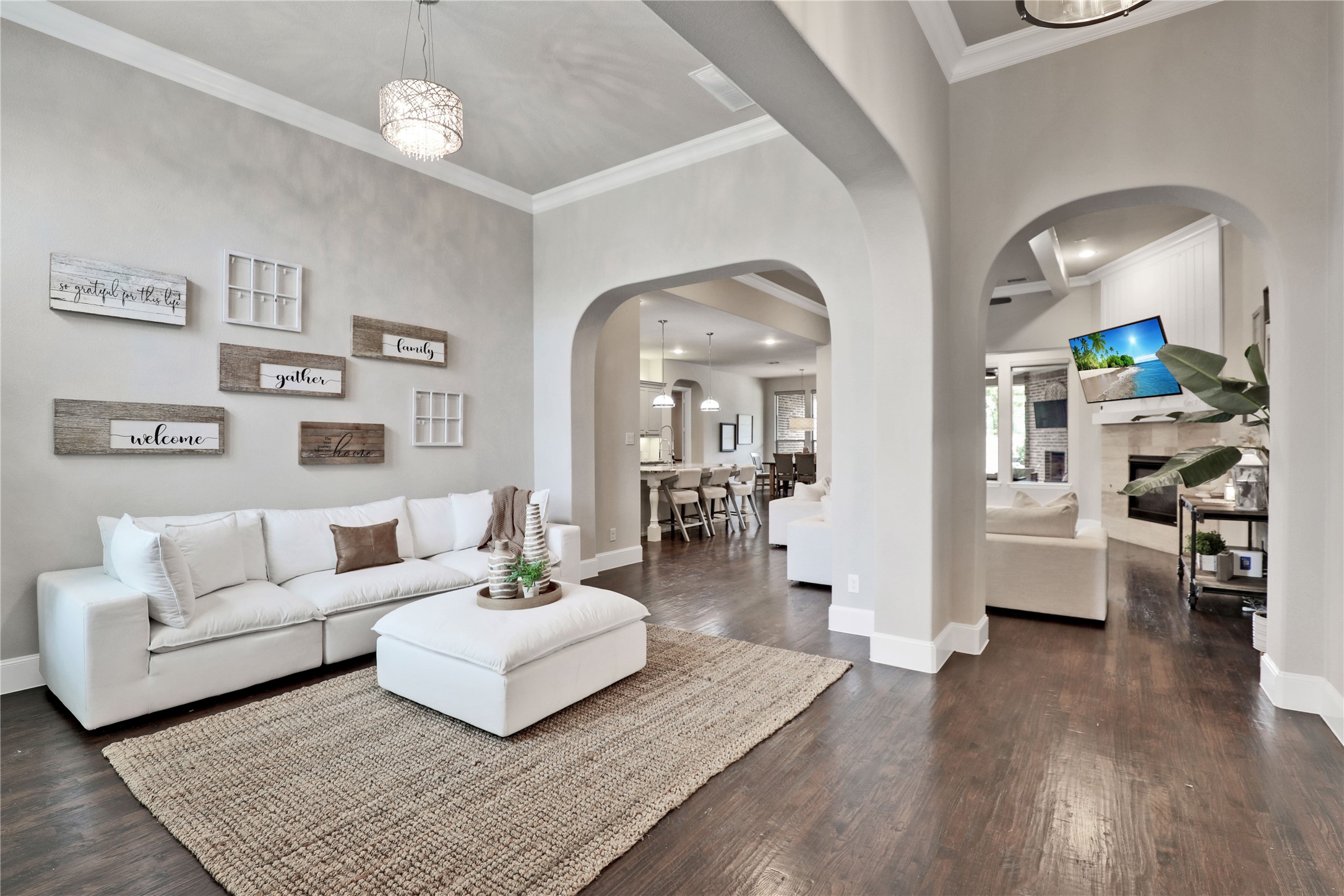 1304 Capilano Way