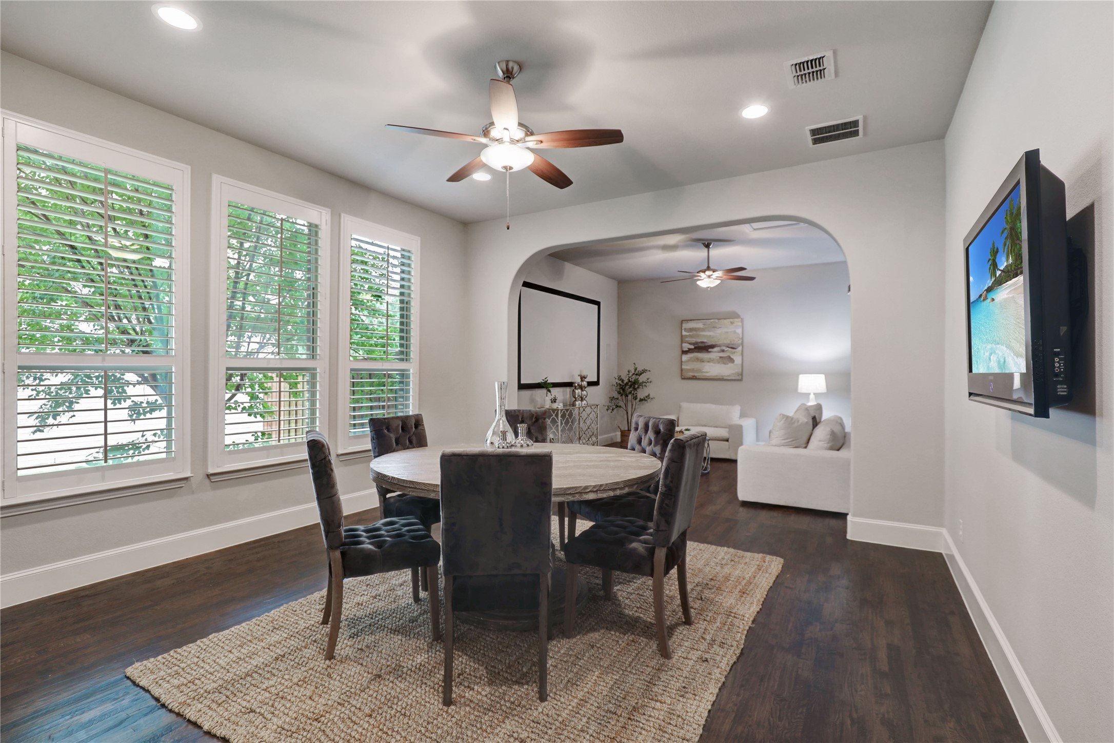 1304 Capilano Way