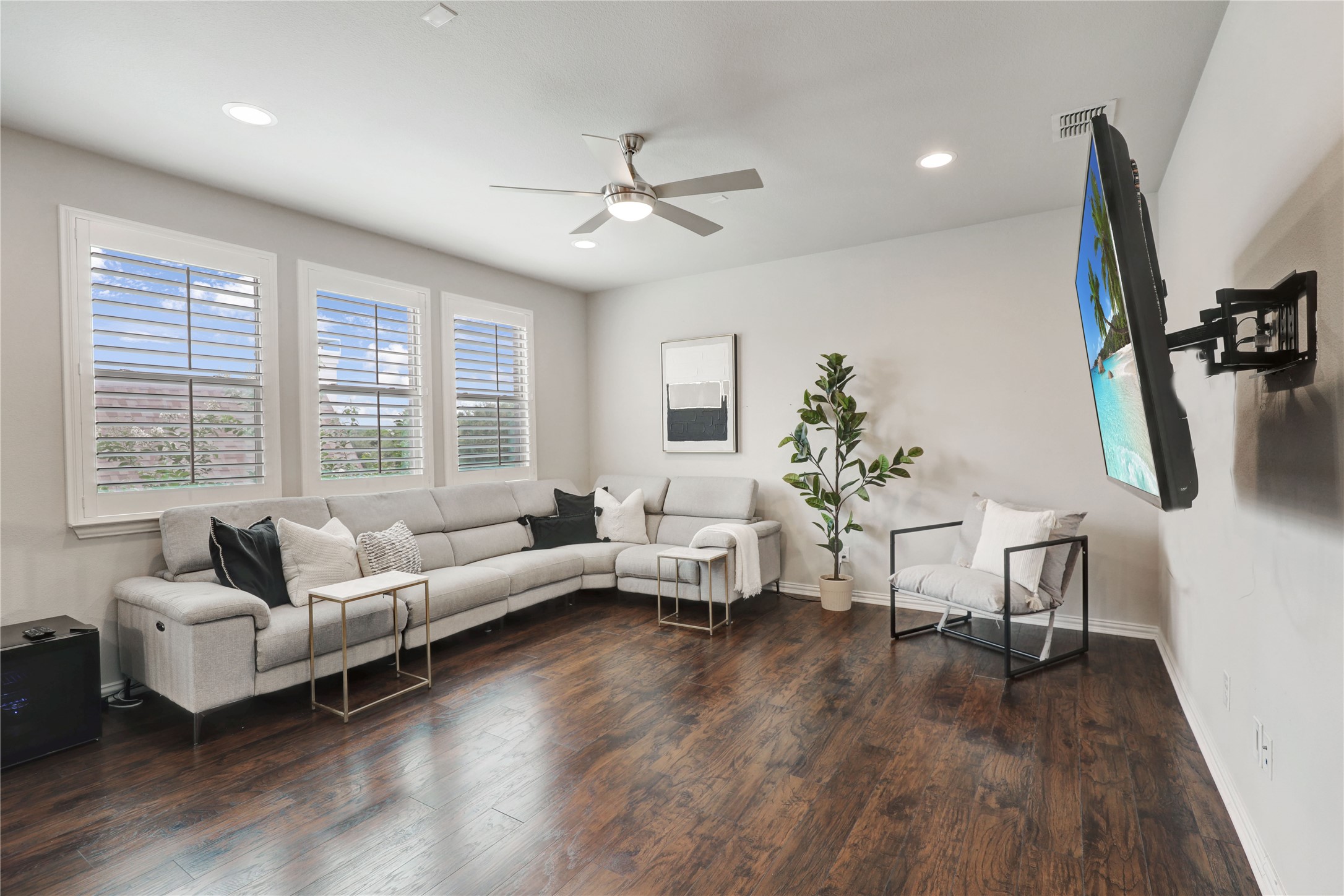 1304 Capilano Way