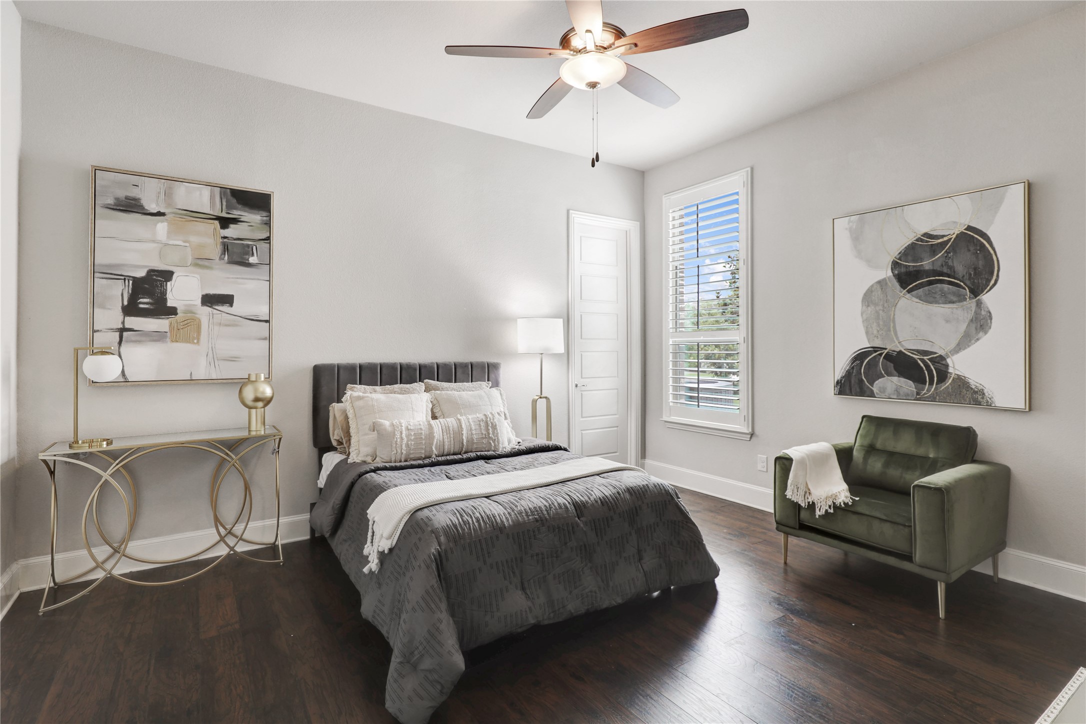 1304 Capilano Way