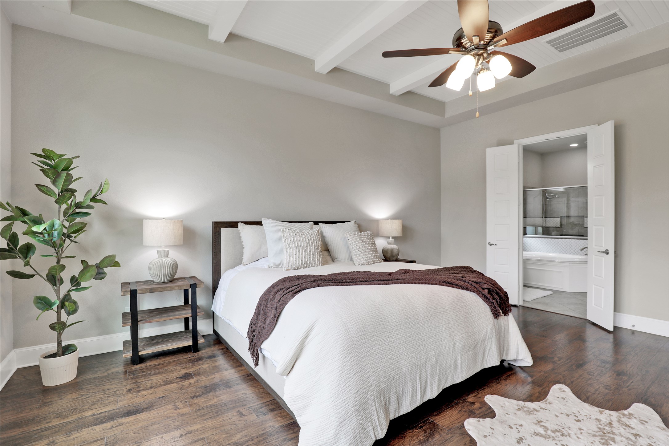 1304 Capilano Way