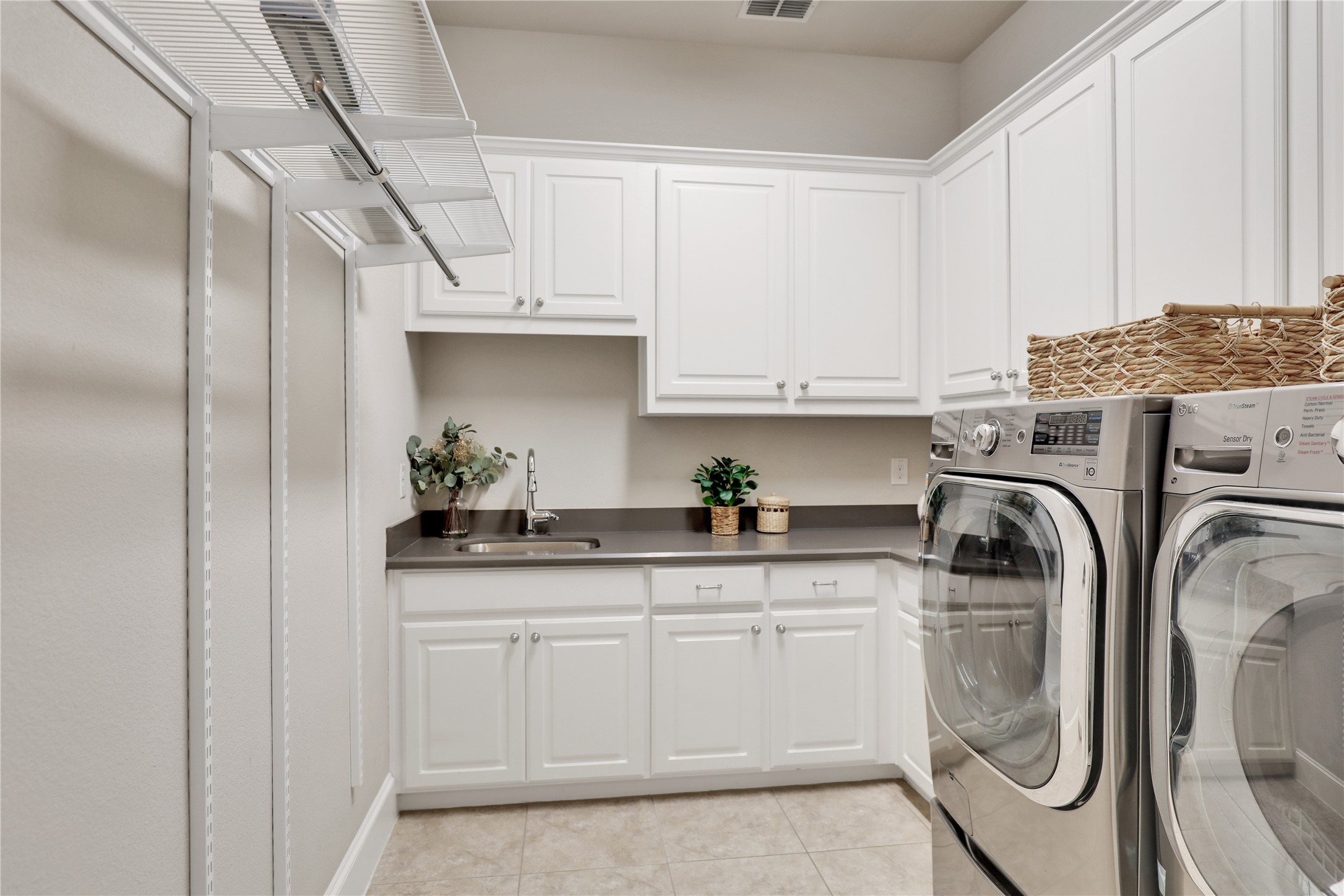 1304 Capilano Way