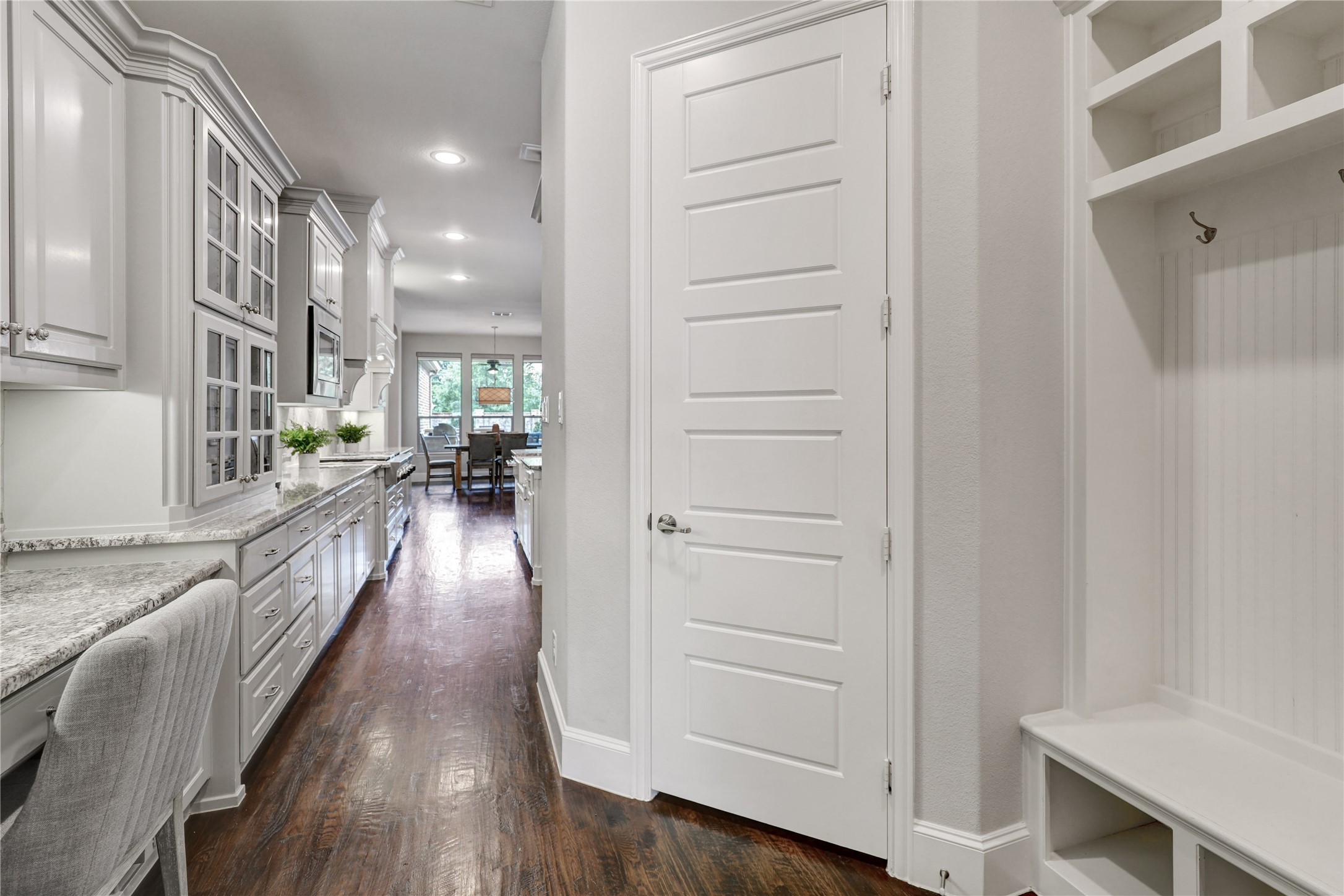 1304 Capilano Way