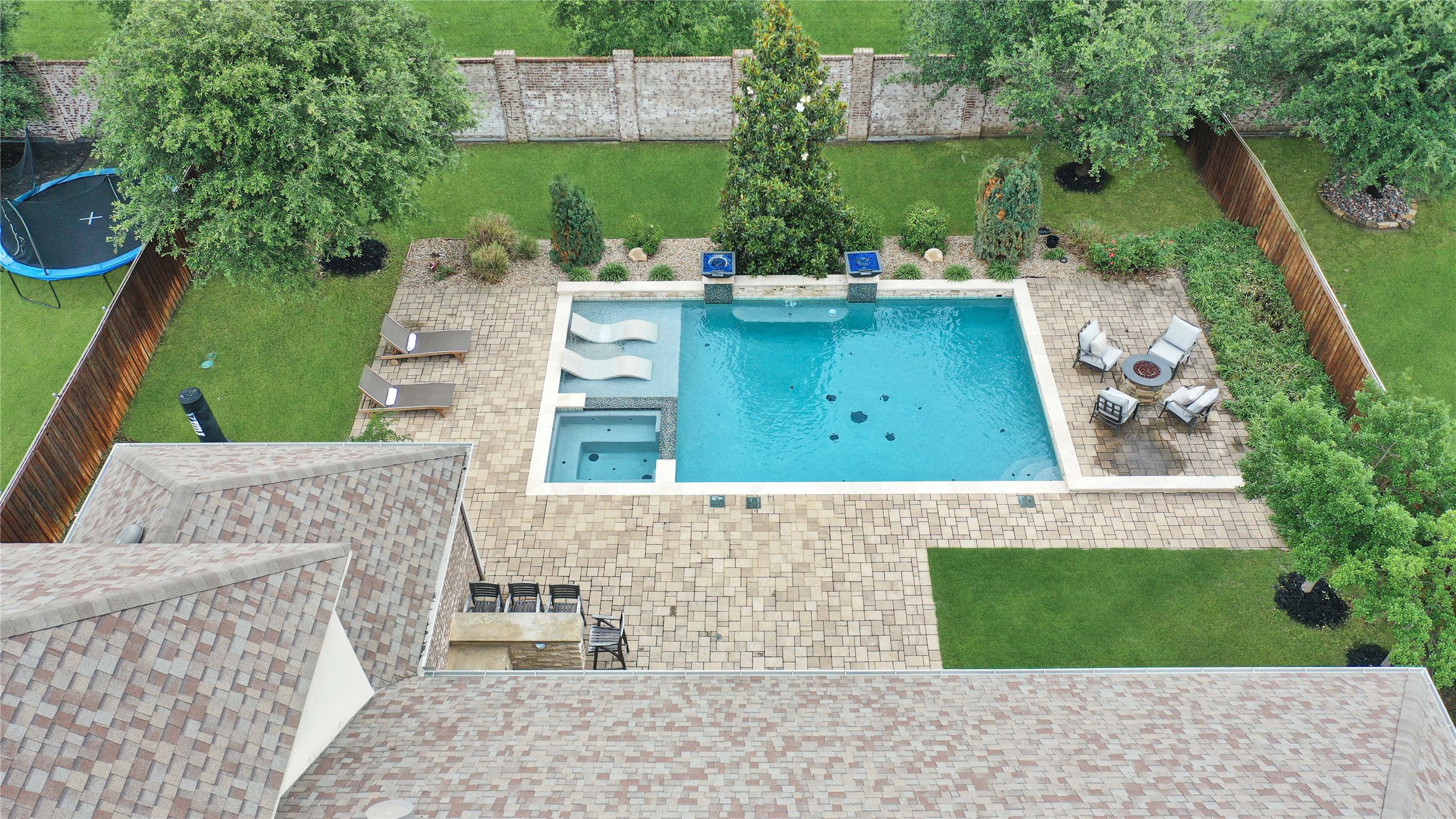 1304 Capilano Way