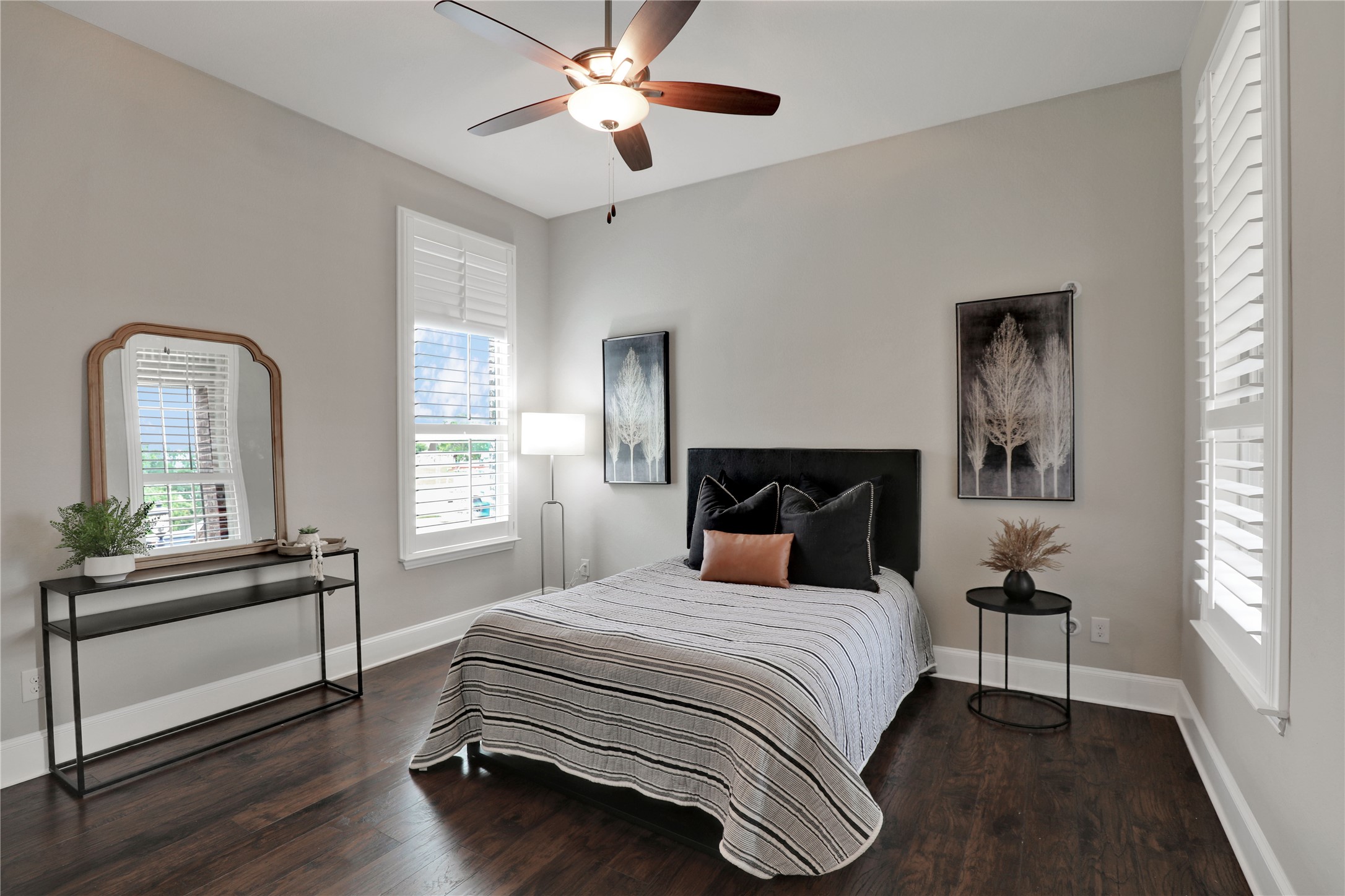 1304 Capilano Way