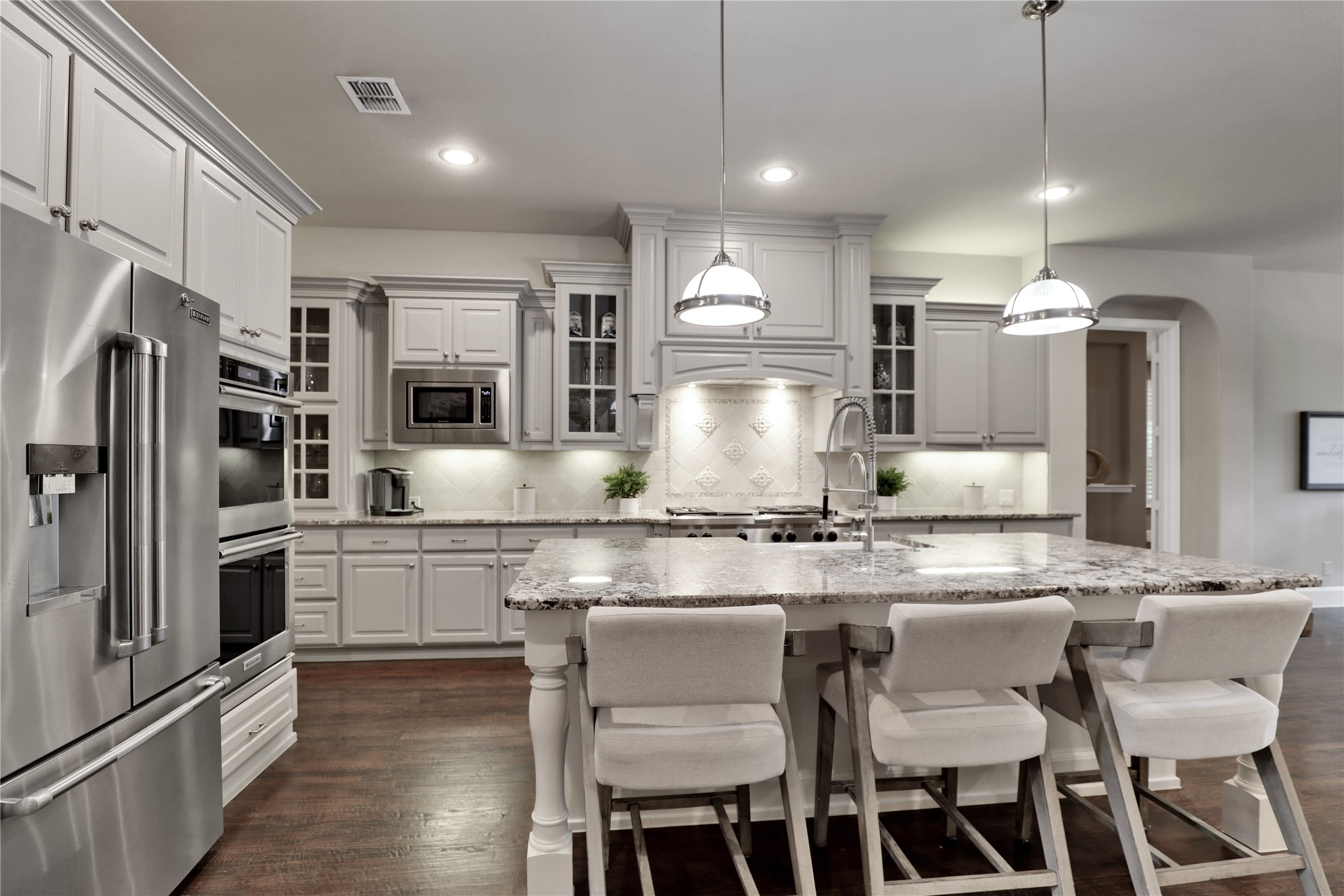 1304 Capilano Way
