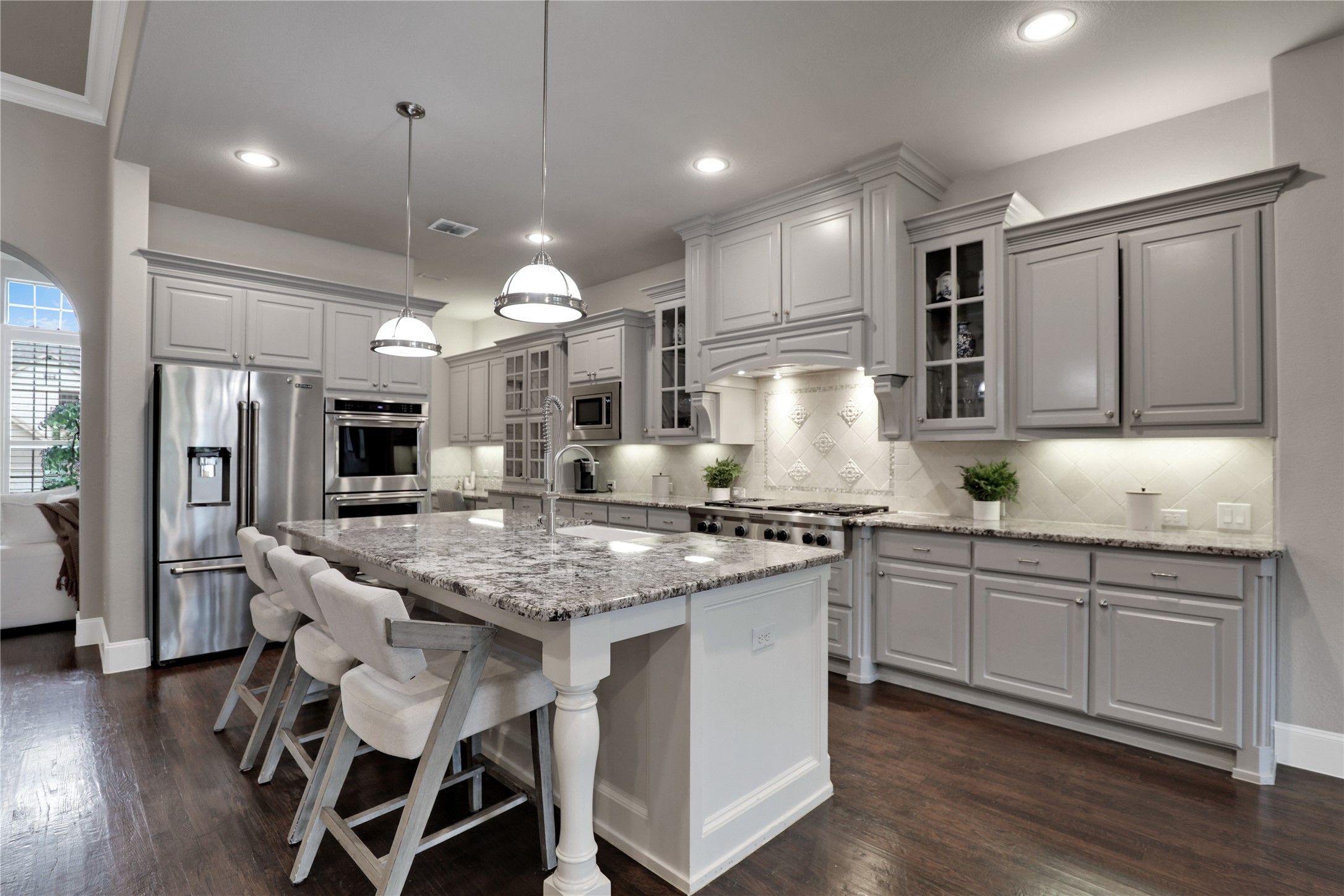 1304 Capilano Way