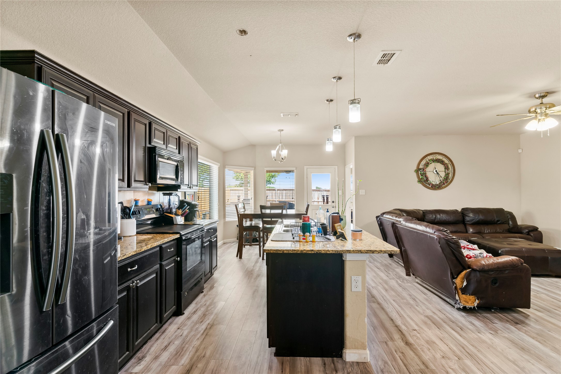305 Pimlico Way