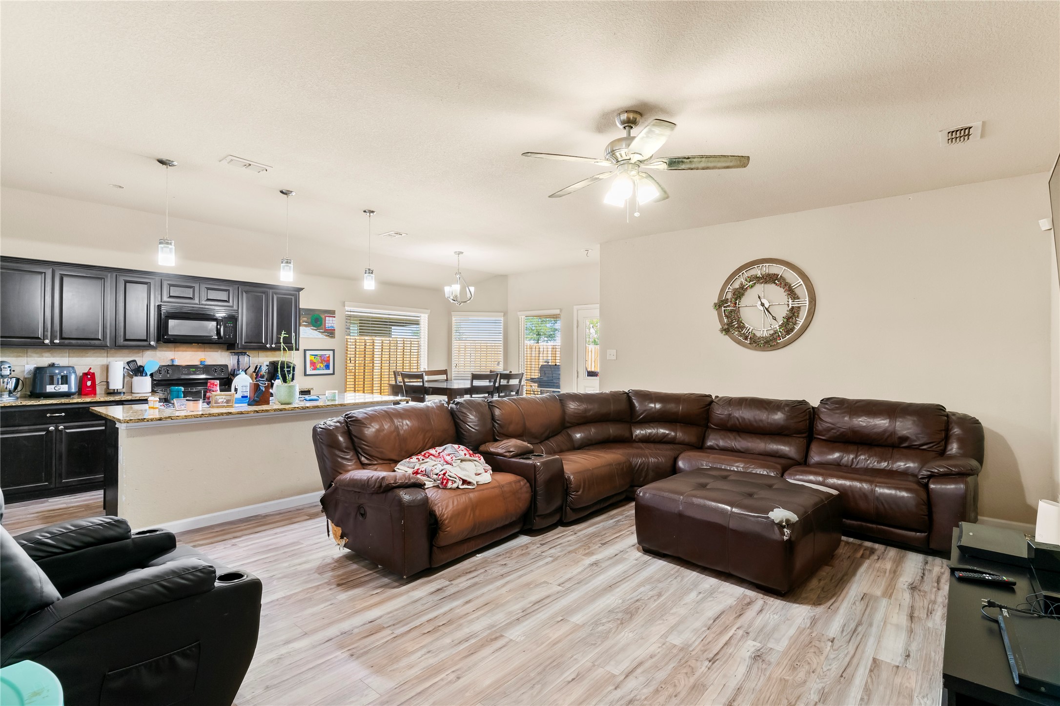 305 Pimlico Way