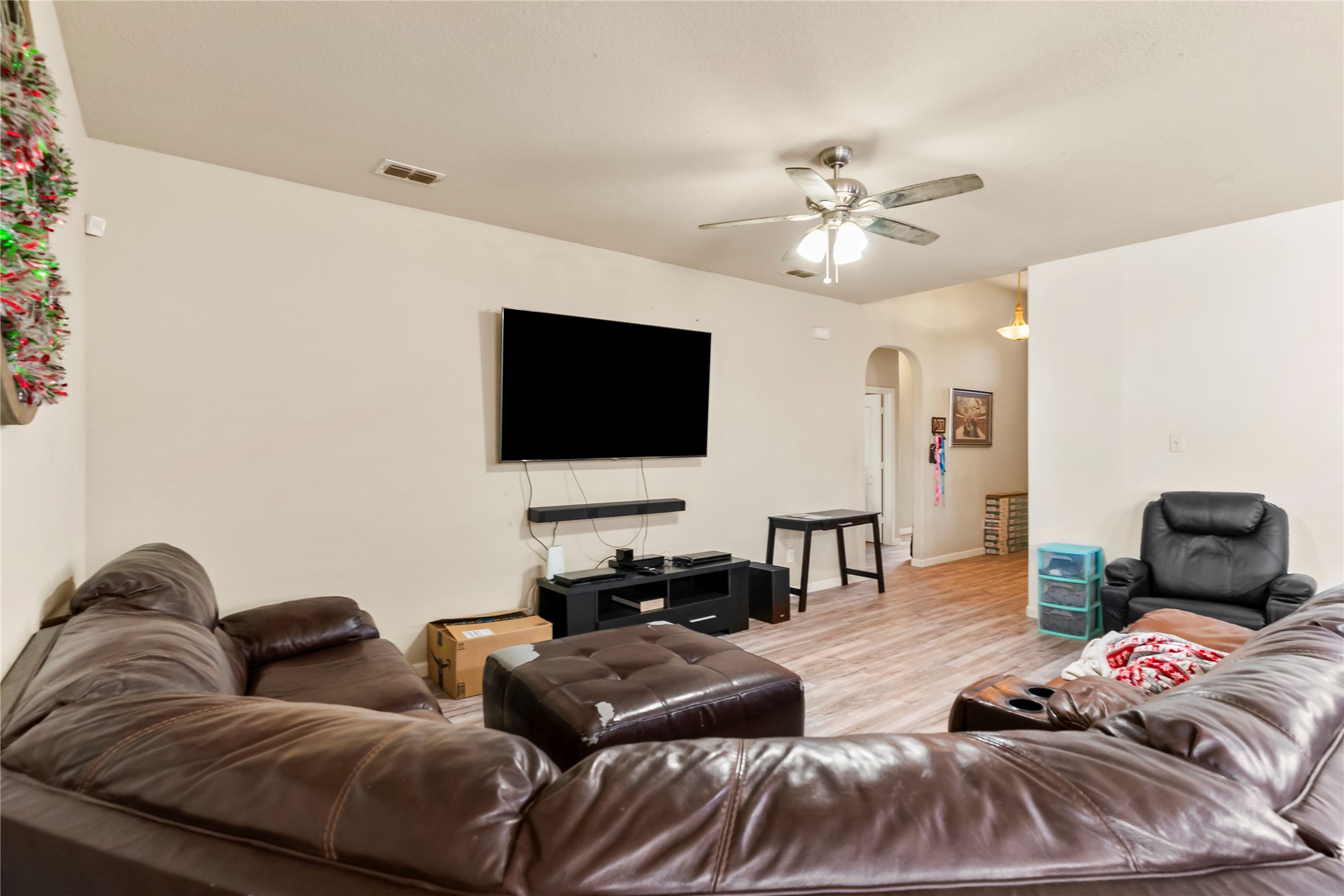 305 Pimlico Way