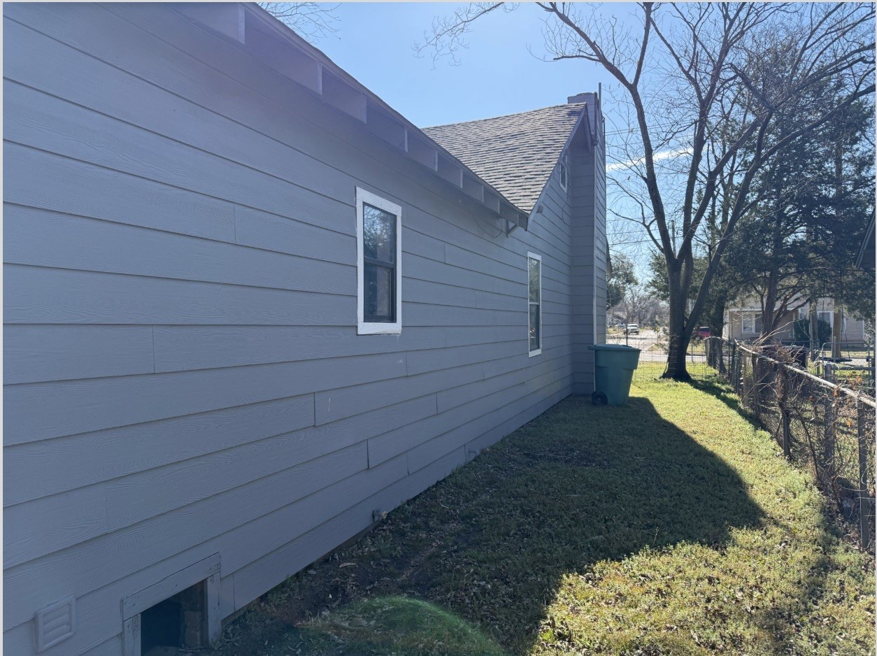 1027 E Lamar Street