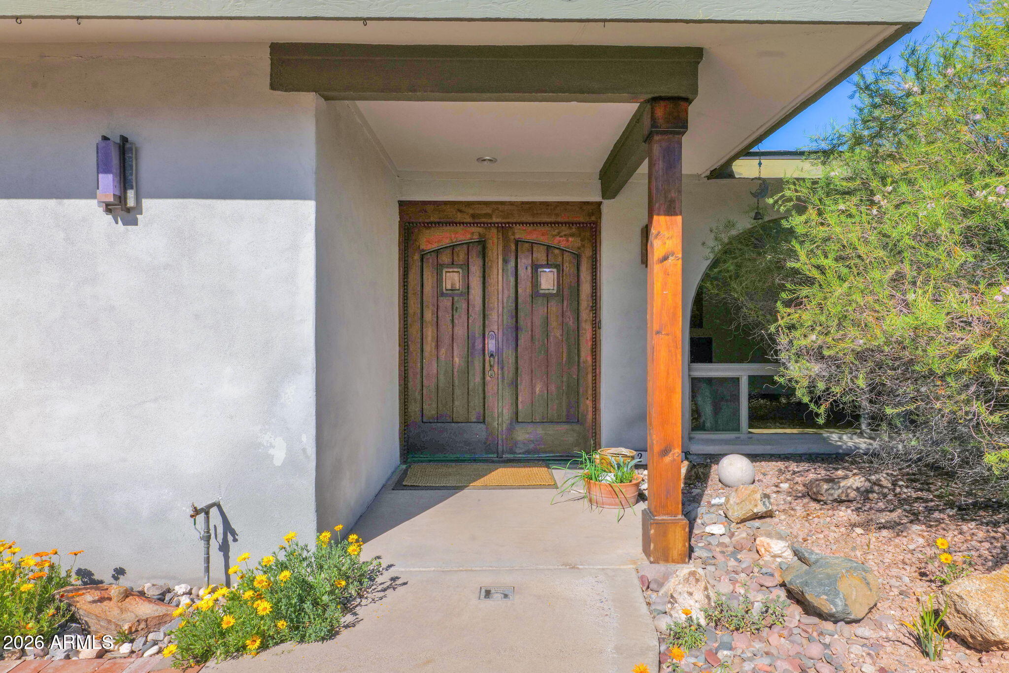 2818 E CALAVEROS Drive