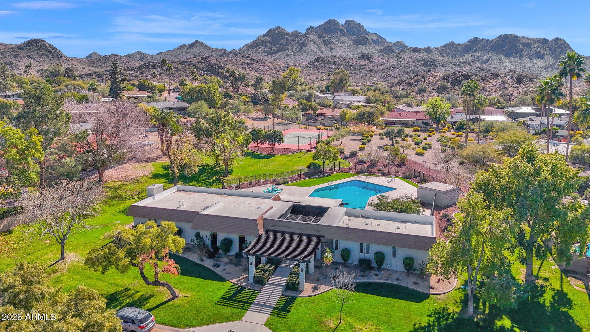 2818 E CALAVEROS Drive