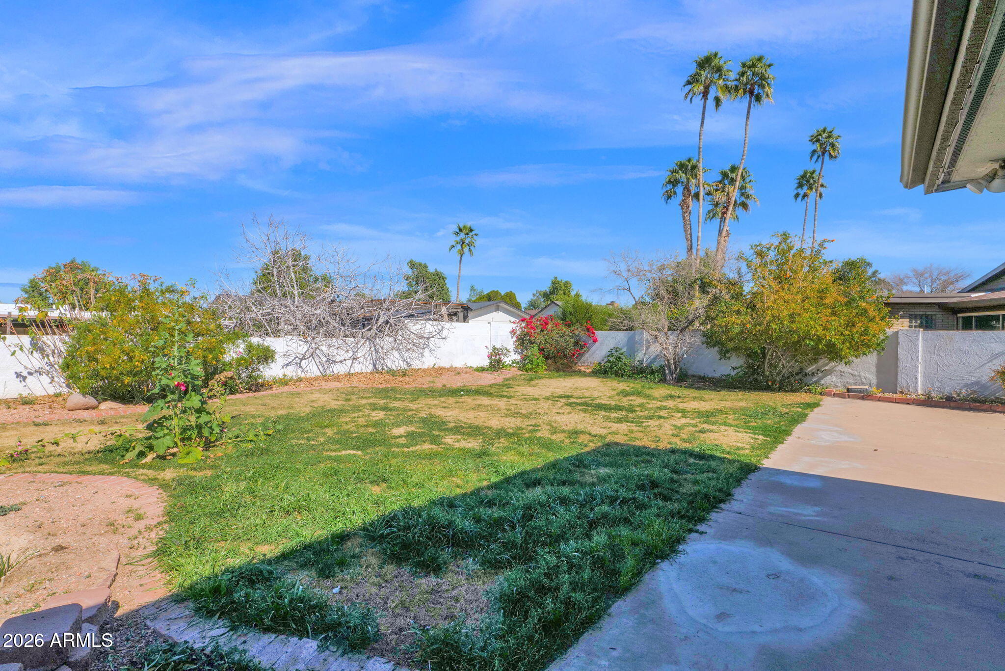 2818 E CALAVEROS Drive