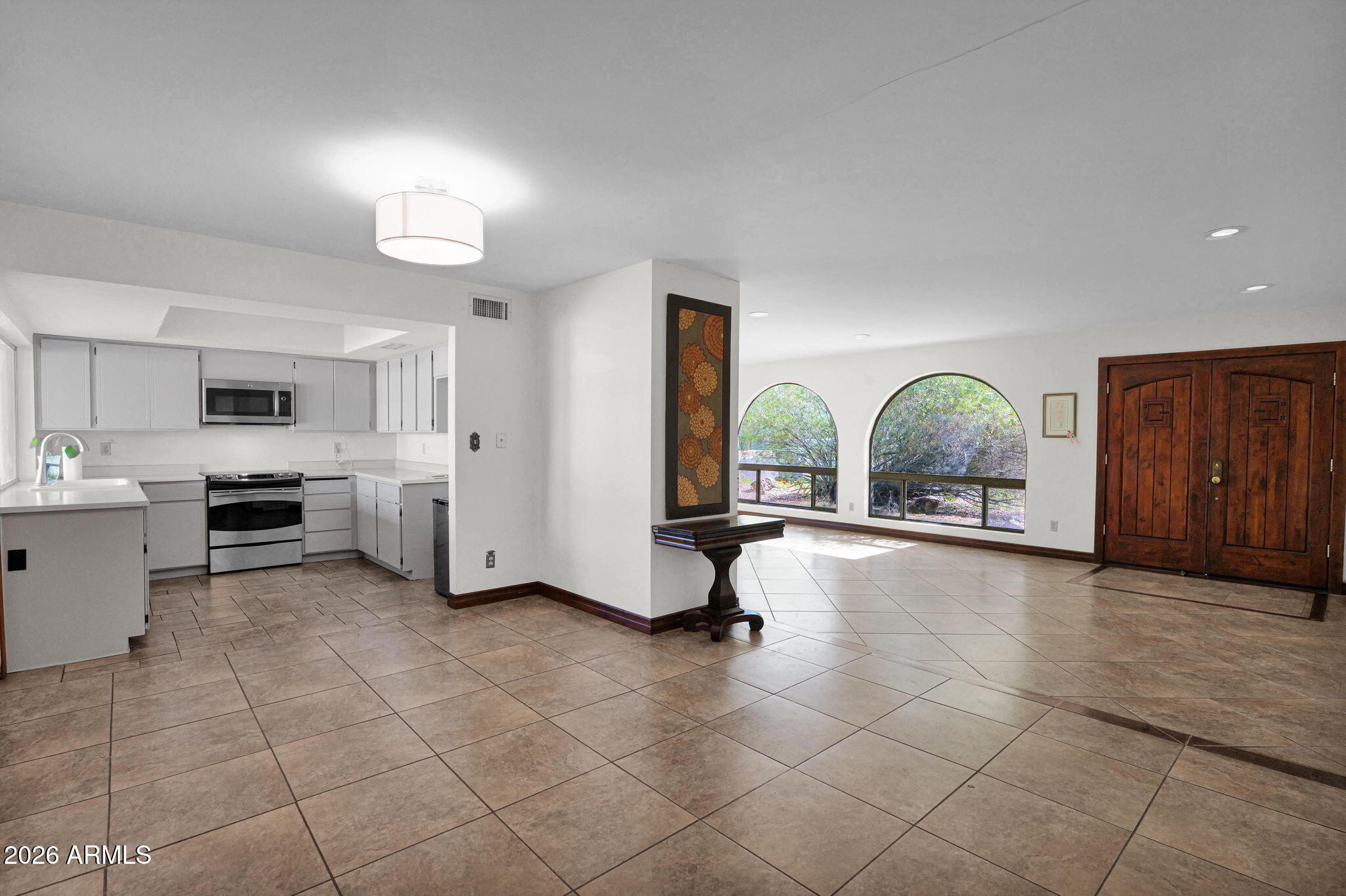 2818 E CALAVEROS Drive