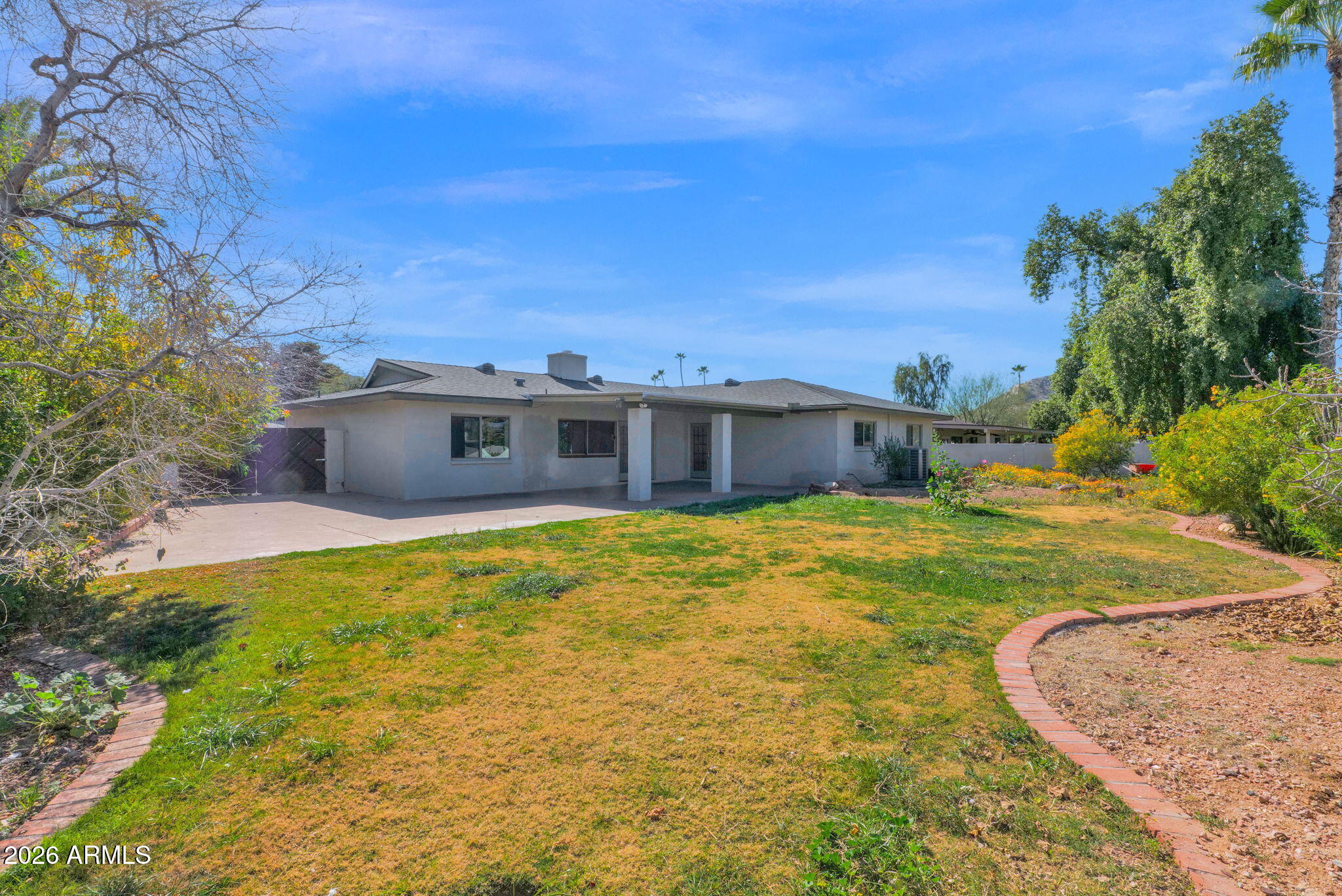 2818 E CALAVEROS Drive
