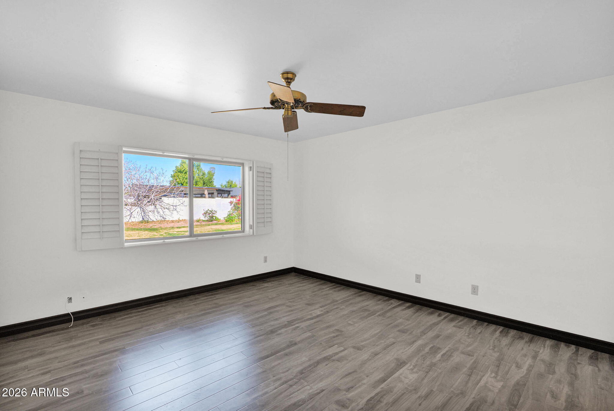2818 E CALAVEROS Drive