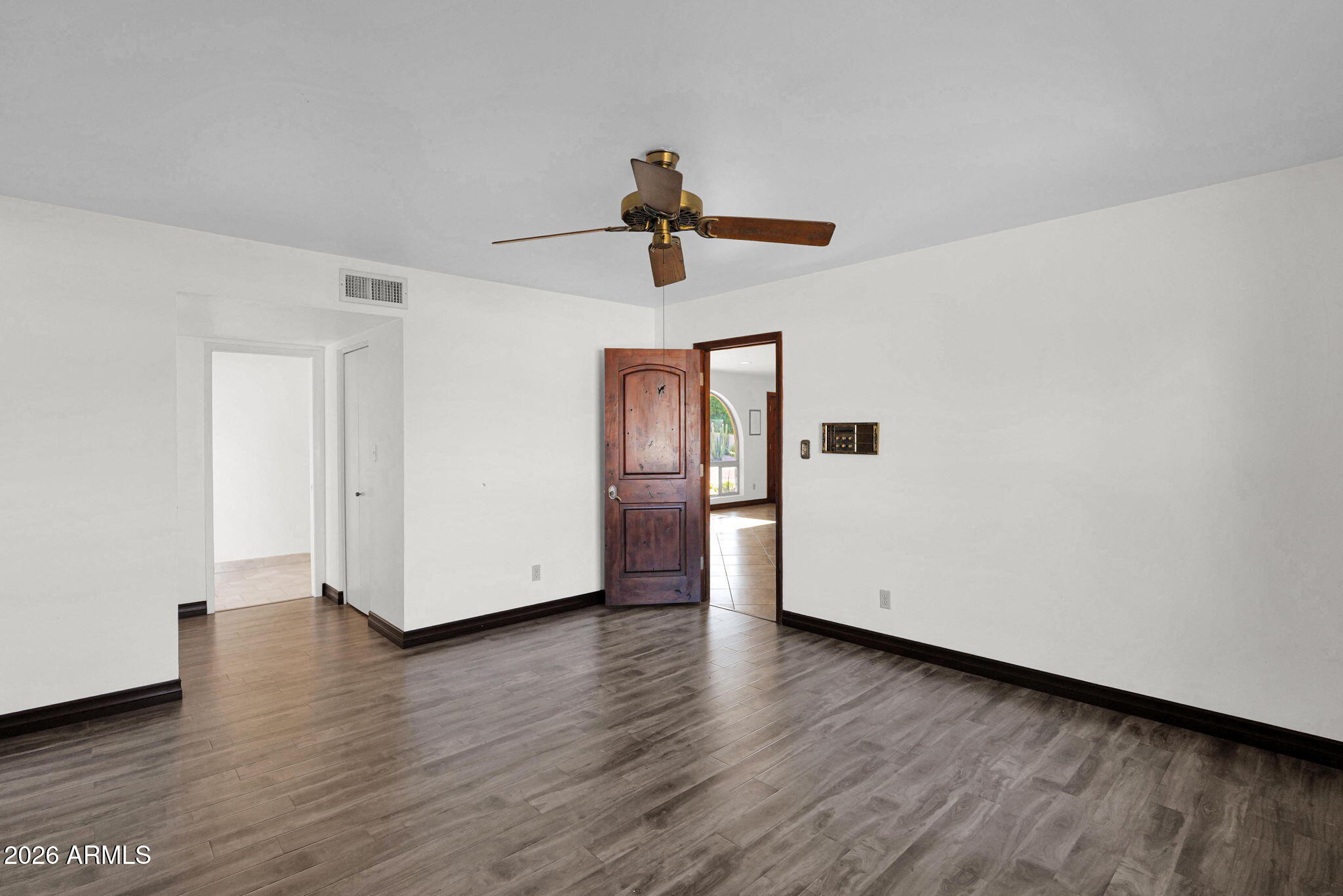 2818 E CALAVEROS Drive