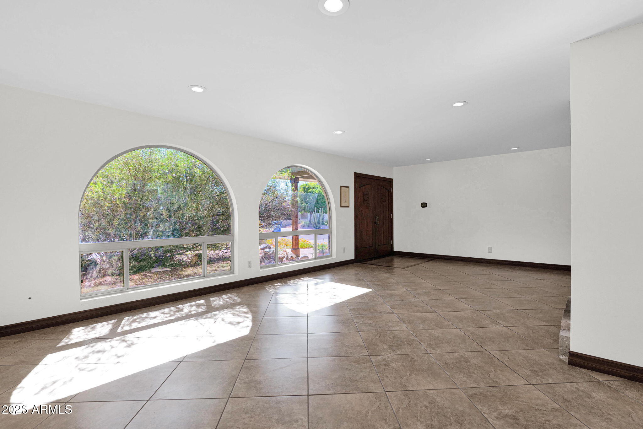 2818 E CALAVEROS Drive