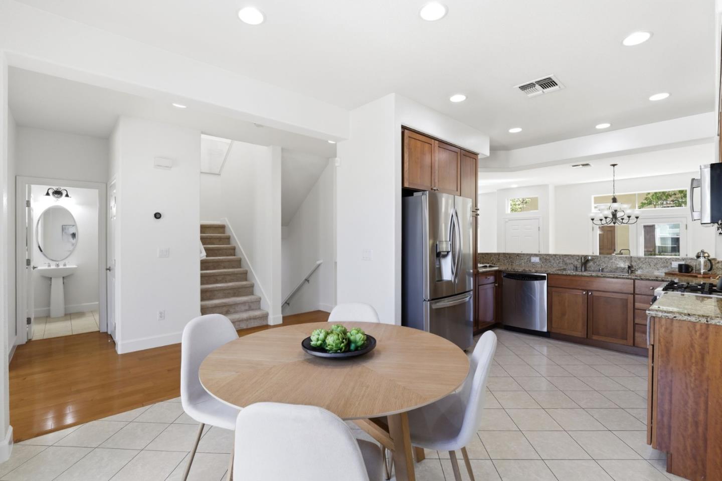 238 Monte Vista