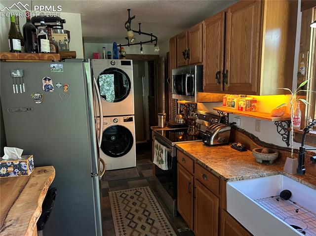 405 Bear Creek Place