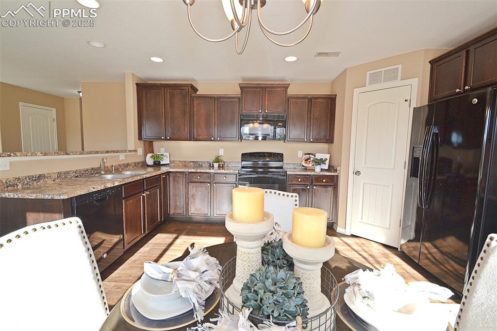 4087 Silver Star Grove