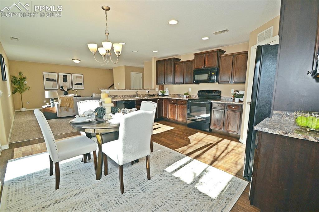 4087 Silver Star Grove