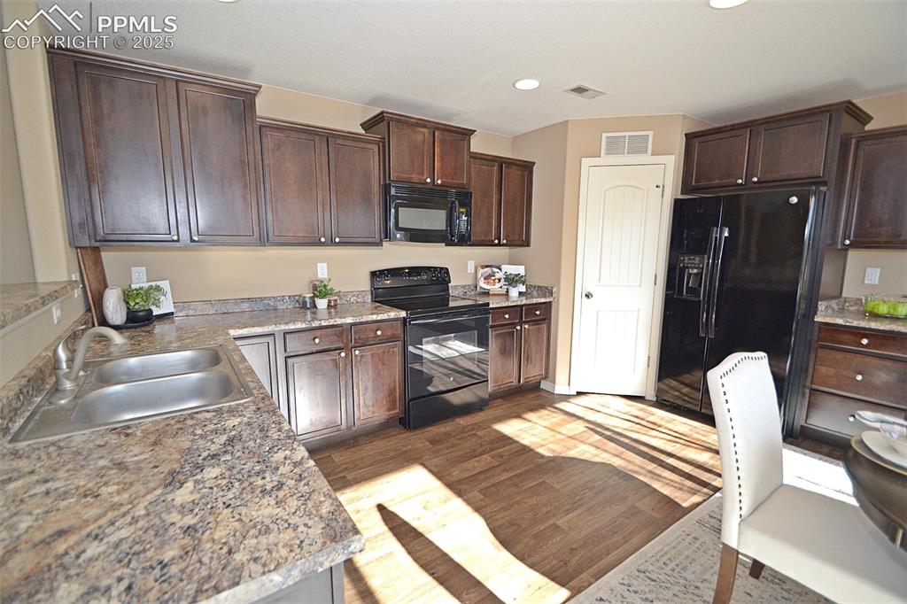 4087 Silver Star Grove