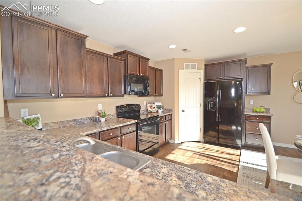 4087 Silver Star Grove
