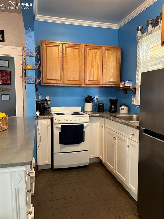 308 E 10th Street