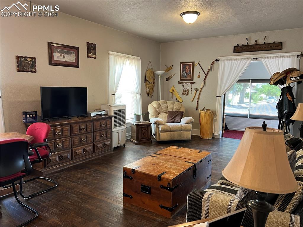308 E 10th Street