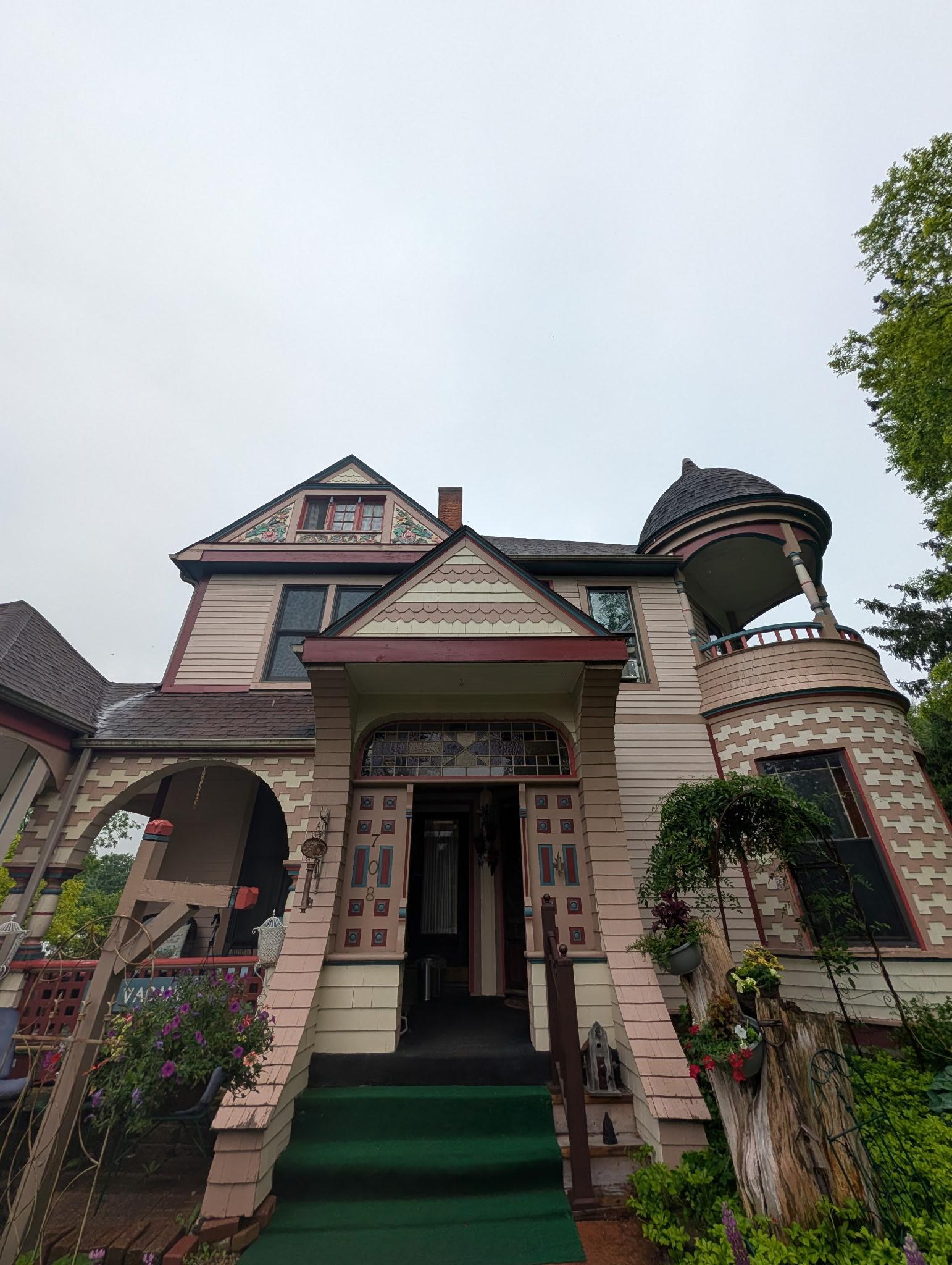 708 Parkway Avenue S