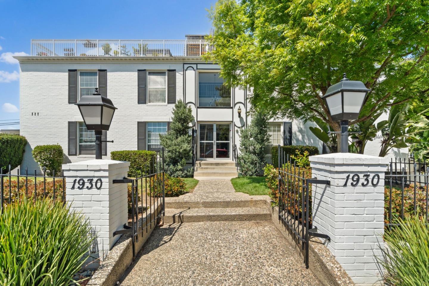 1930 Mount Vernon Court 8
