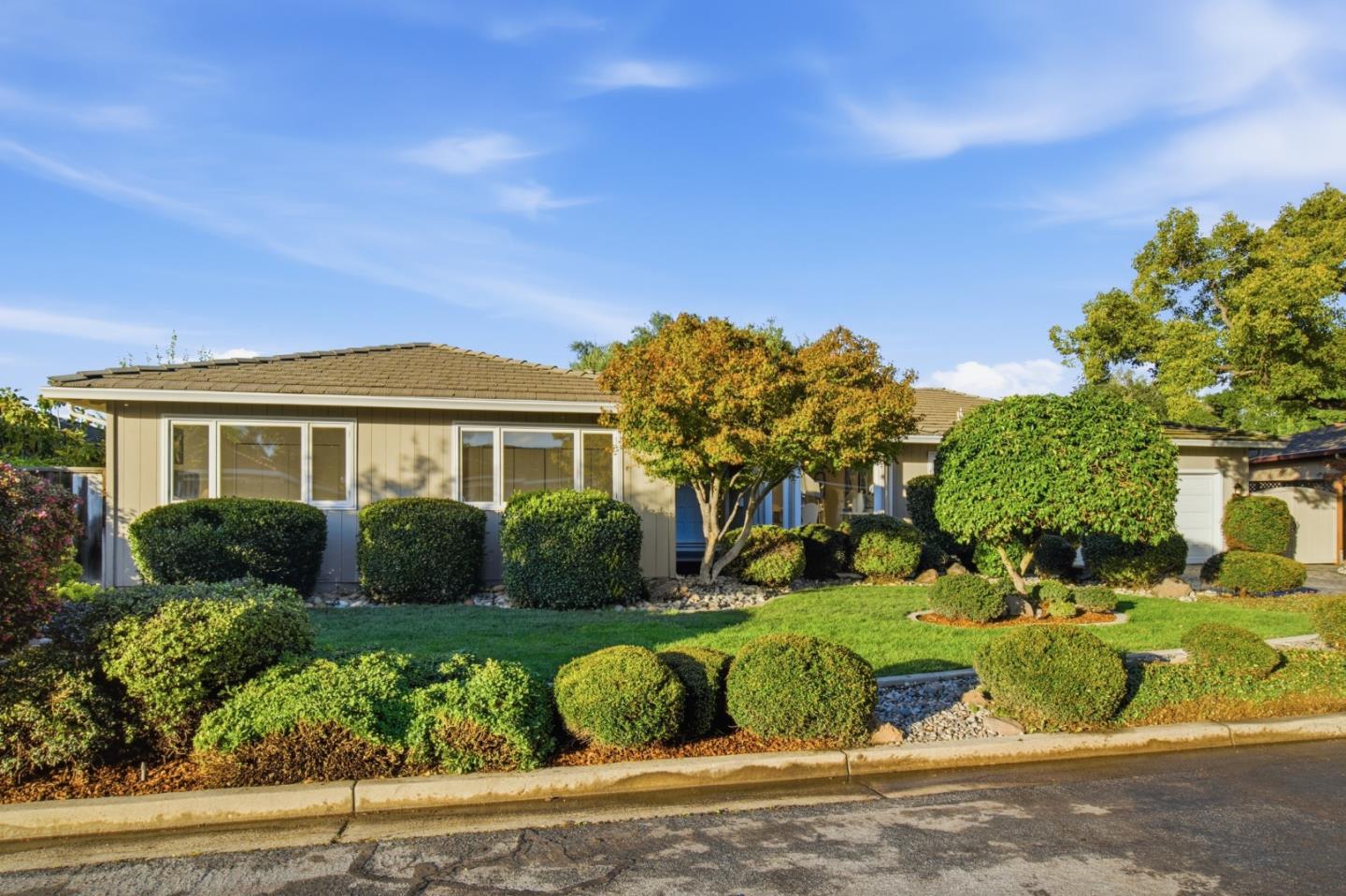 2619 Lindentree Lane