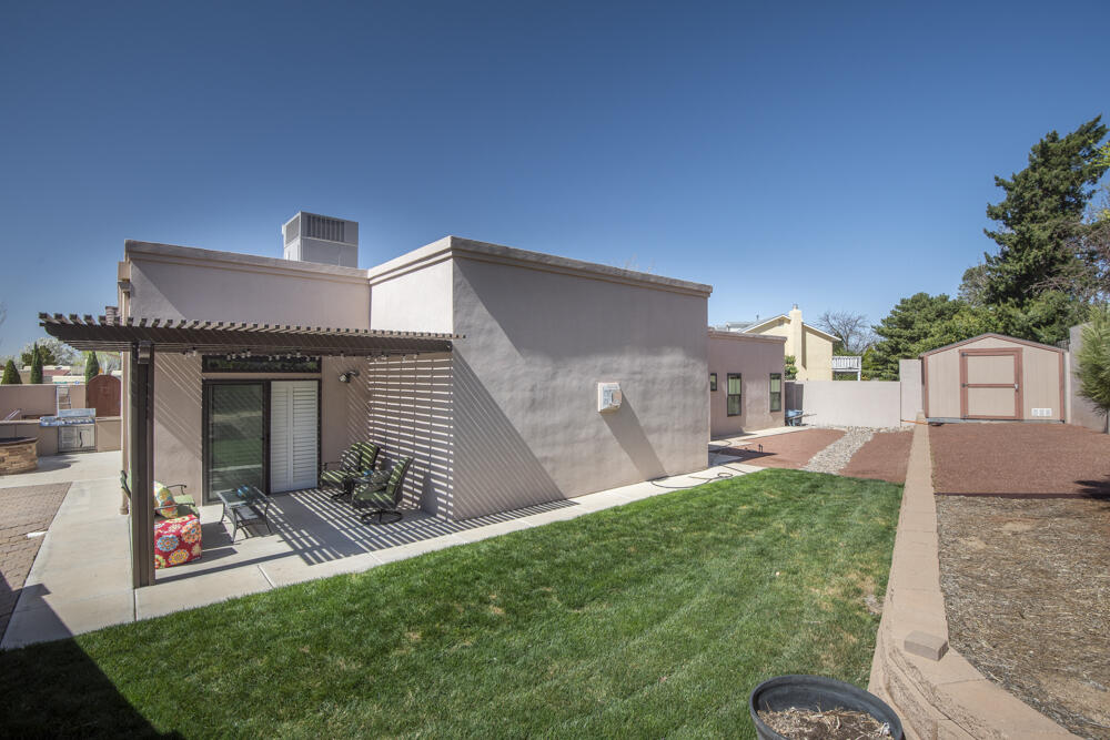5810 VISTA BONITA NE