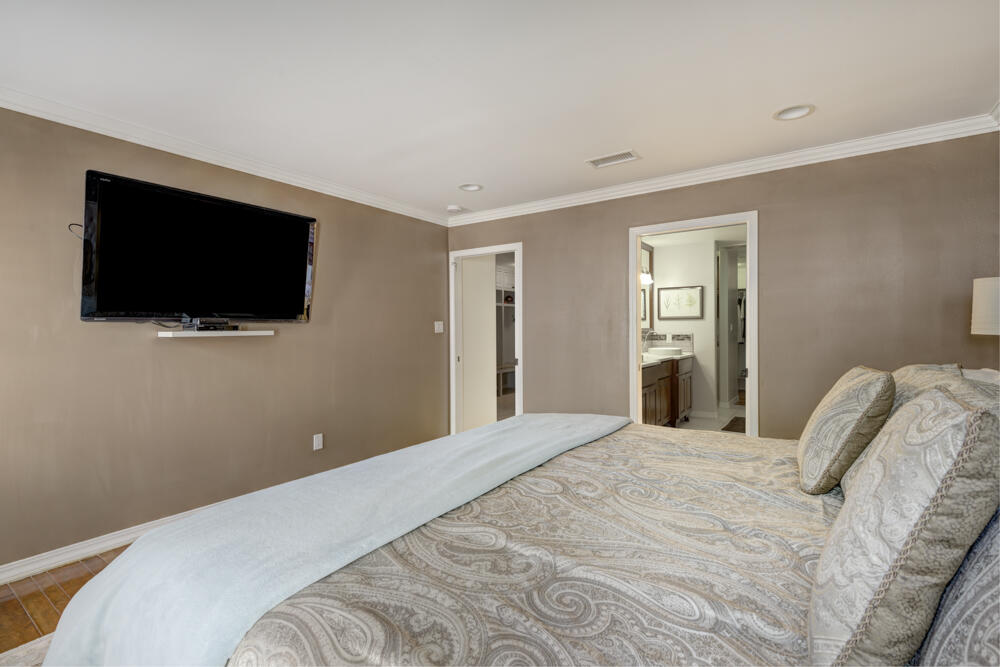 5810 VISTA BONITA NE