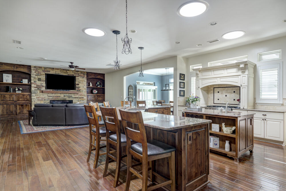 5810 VISTA BONITA NE