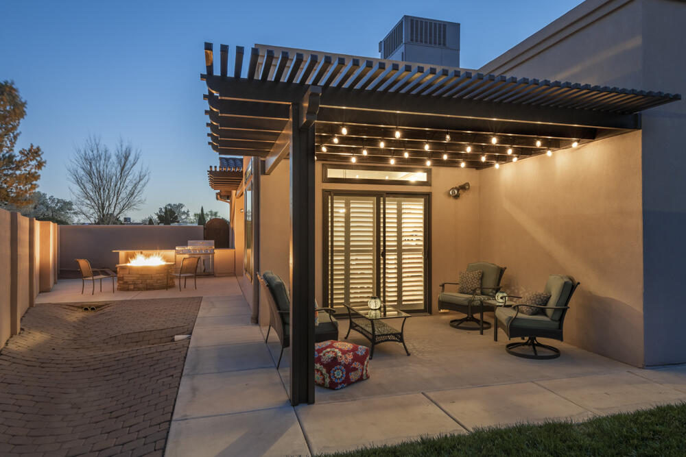5810 VISTA BONITA NE