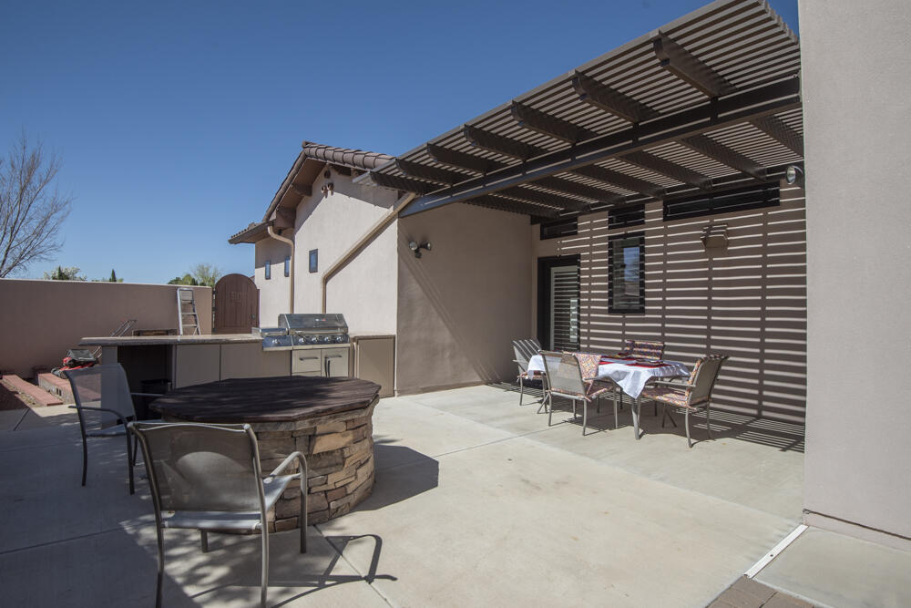 5810 VISTA BONITA NE