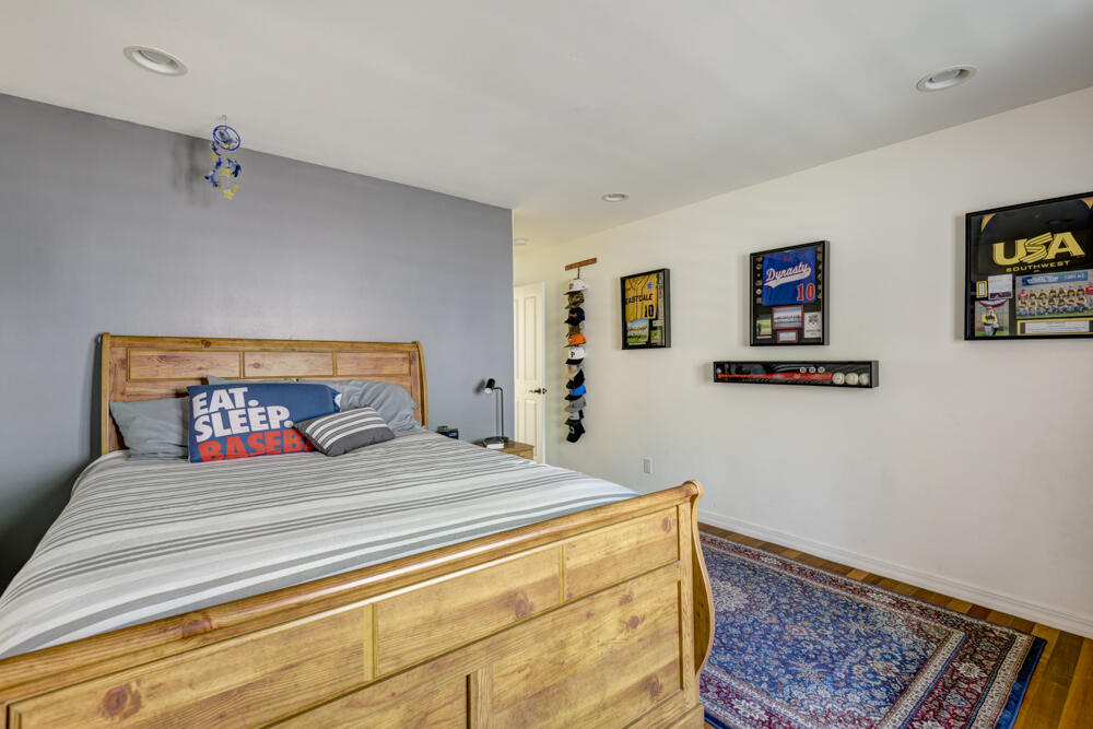 5810 VISTA BONITA NE
