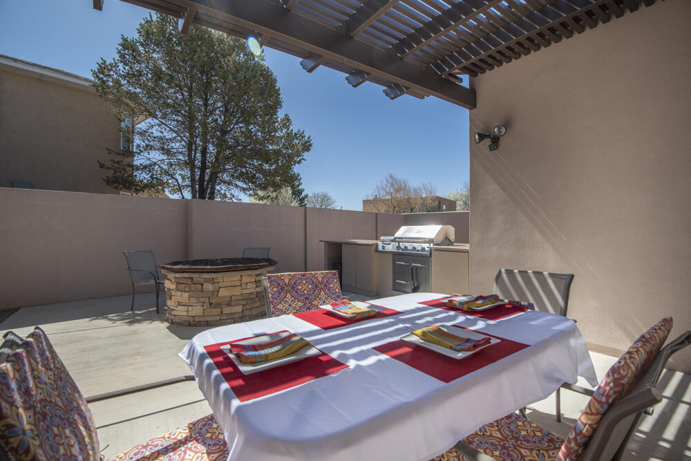 5810 VISTA BONITA NE