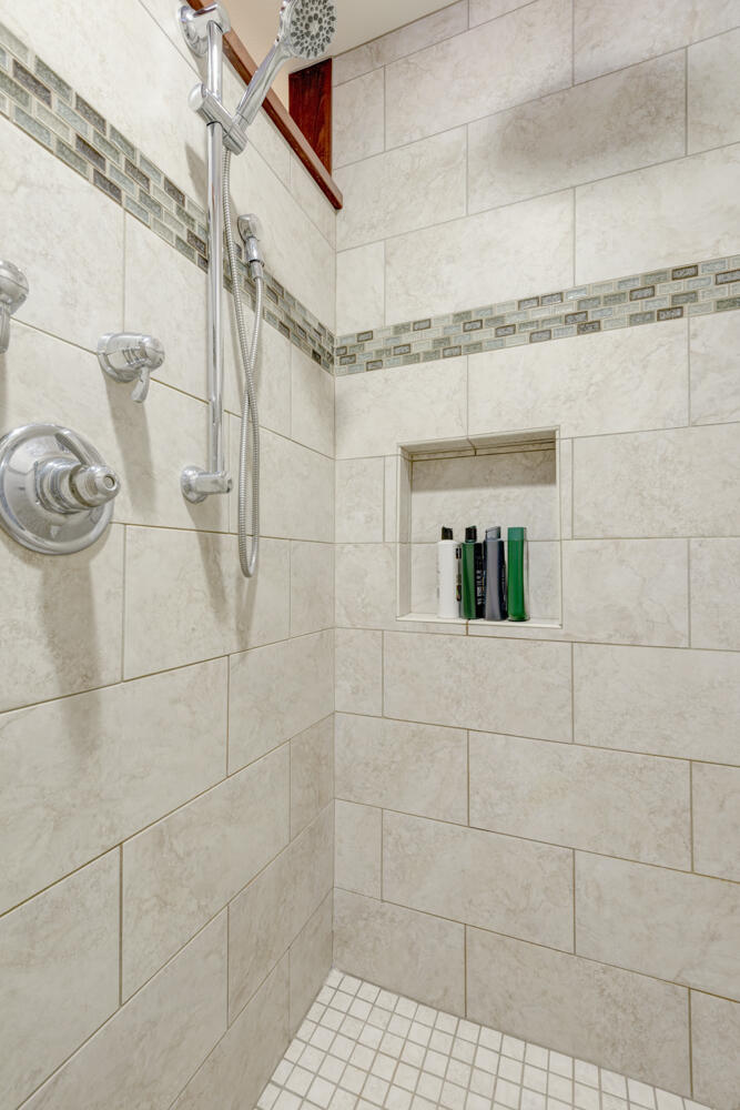 5810 VISTA BONITA NE